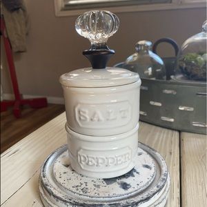 Mud Pie Salt And Pepper Cellars!